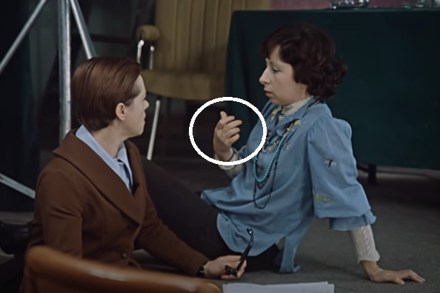 Киноляп в «Служебном романе» не замечали 48 лет. Дело в маникюре Верочки