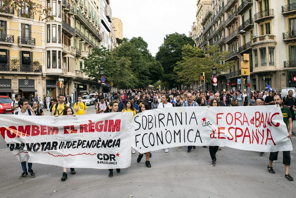Барселона. Акция сторонников независимости Каталонии в годовщину проведения референдума об автономии республики. Январь 2018 года