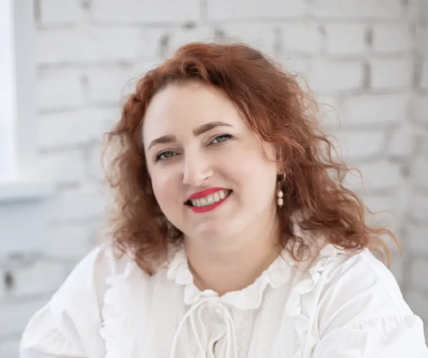 Алена Богомолова