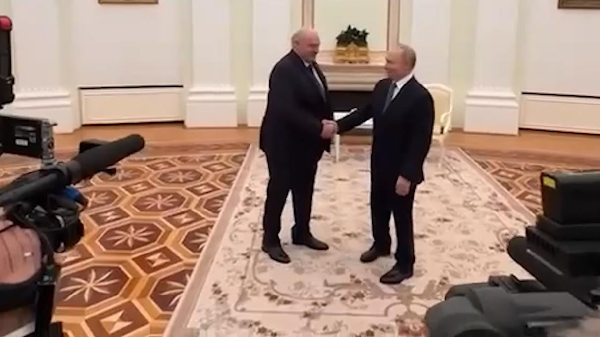 Путин и Лукашенко начали переговоры в Кремле