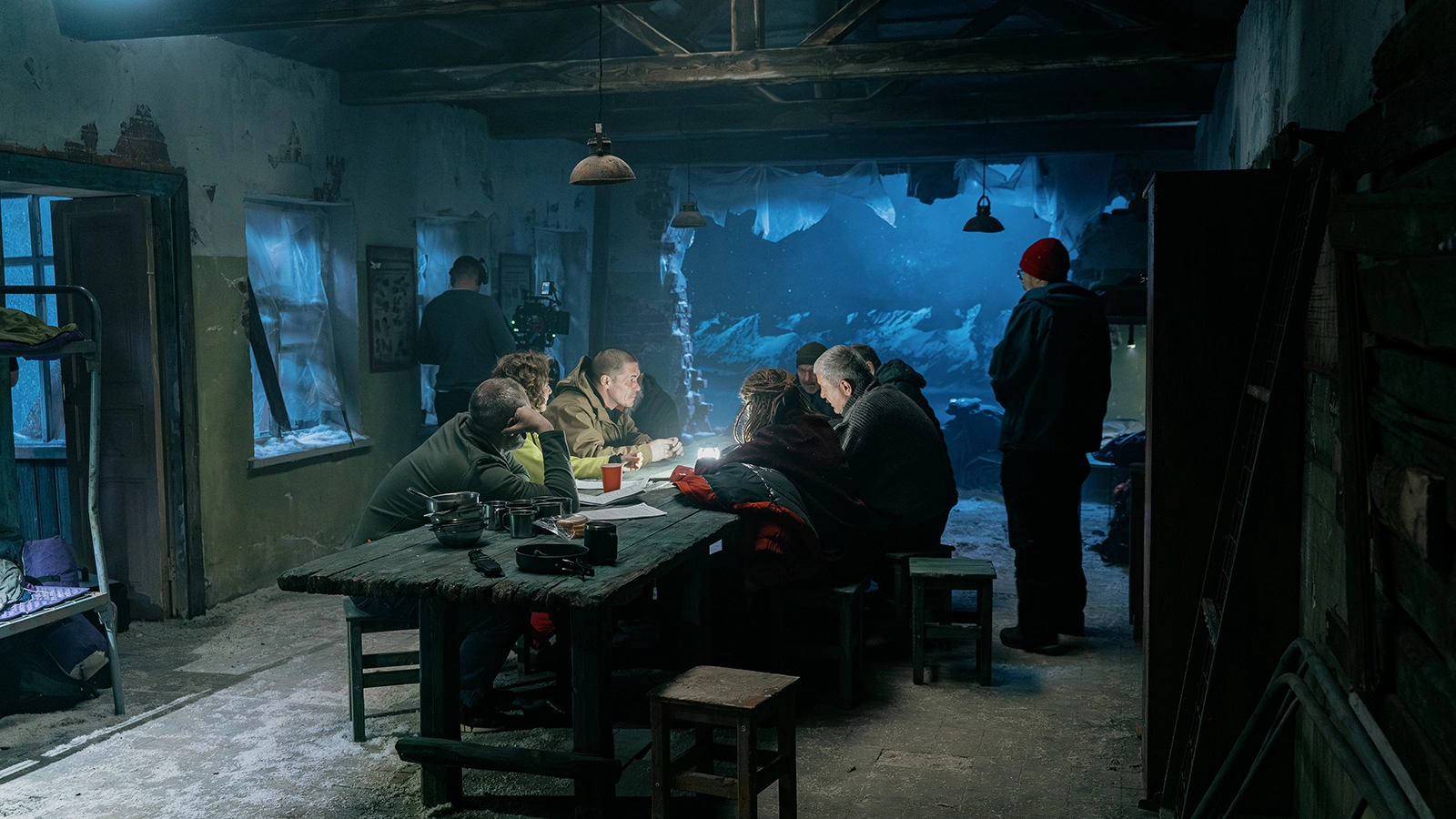 Фото со съемок фильма «Вершина»