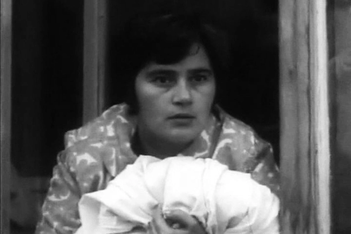 Валентина Пугачева, кадр из фильма «Холодно — горячо» (1971)