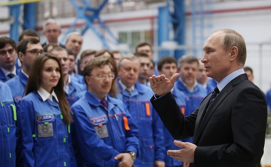 Президент Владимир Путин на церемонии открытия завода 70-летия Победы в Нижнем Новгороде