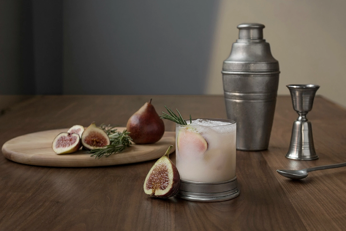 Создание домашнего бара, даже в мини-версии, — отличный способ порадовать себя и своих гостей, и возможность проявить креативность в приготовлении коктейлей