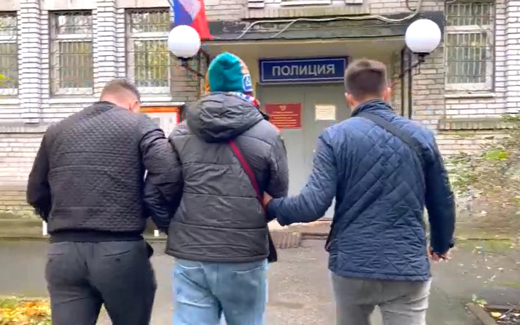 кадр видео ГУ МВД по Петербургу и Ленобласти