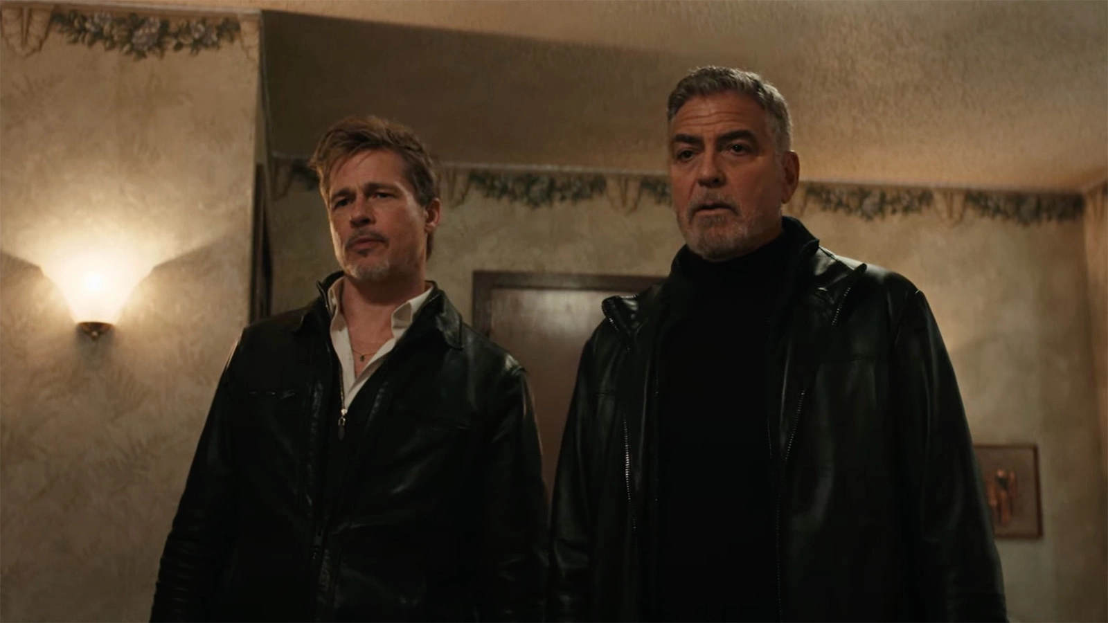 <p>Брэд Питт и Джордж Клуни в трейлере фильма &laquo;Одинокие волки&raquo;</p>