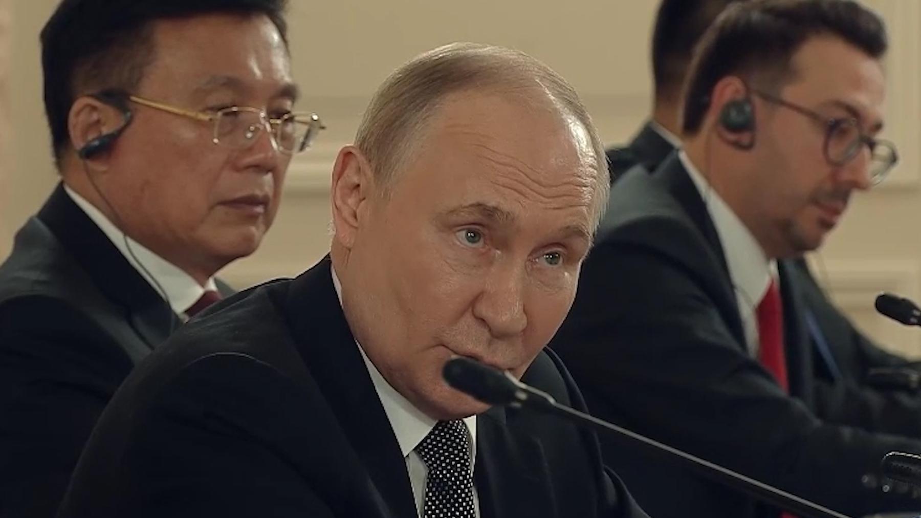 Путин объяснил, почему не видит угрозы в перевооружении НАТО