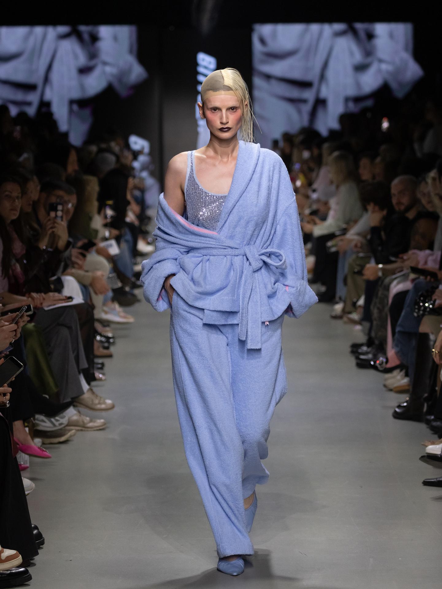 Показ Bitte Ruhe