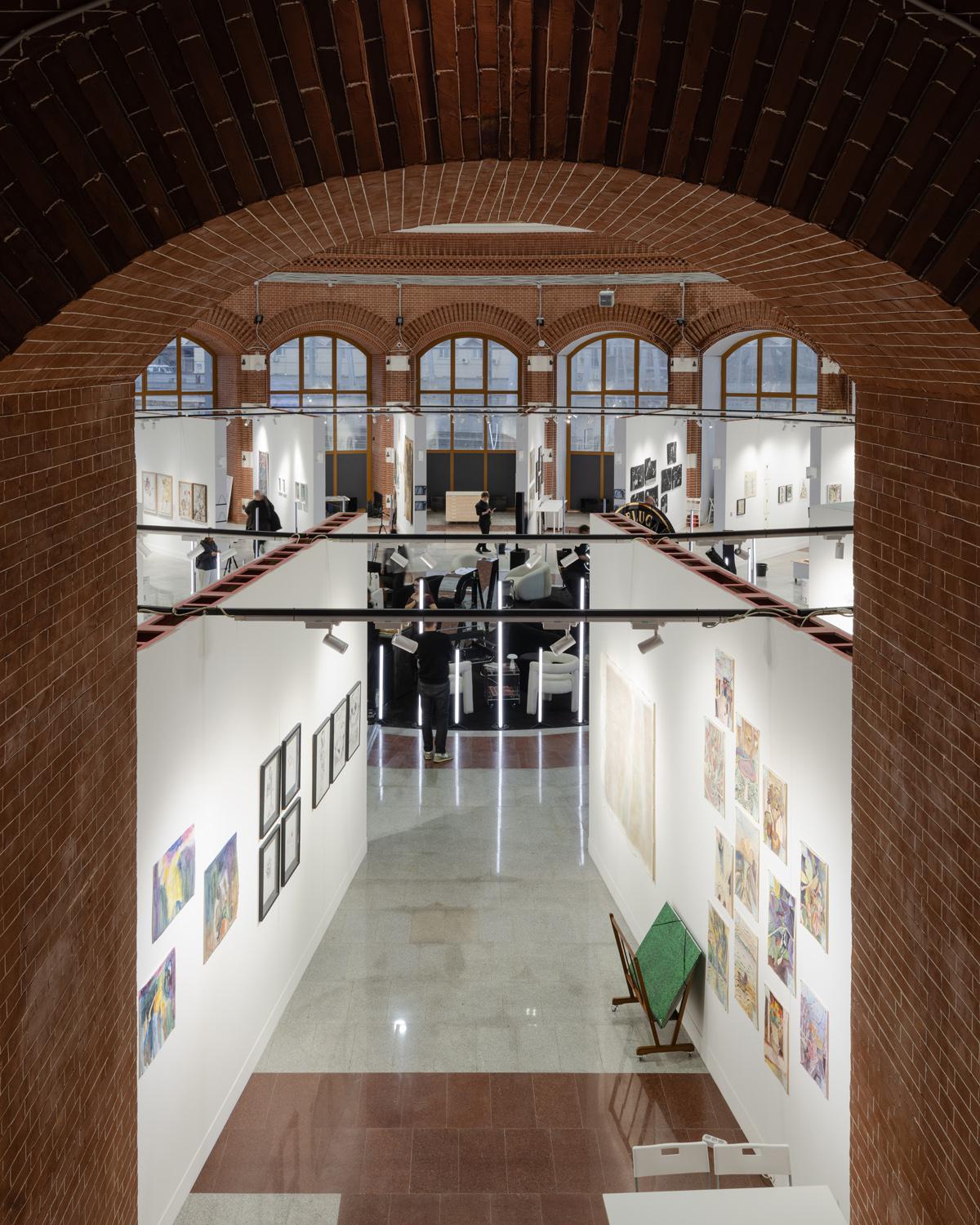 Здание &laquo;Тон-центра&raquo;