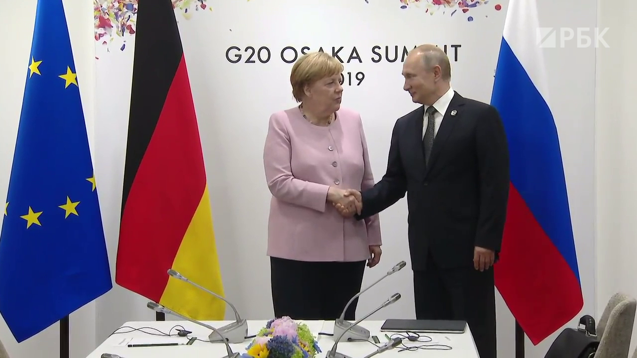 Путин помог Меркель найти свое место перед встречей на саммите G20