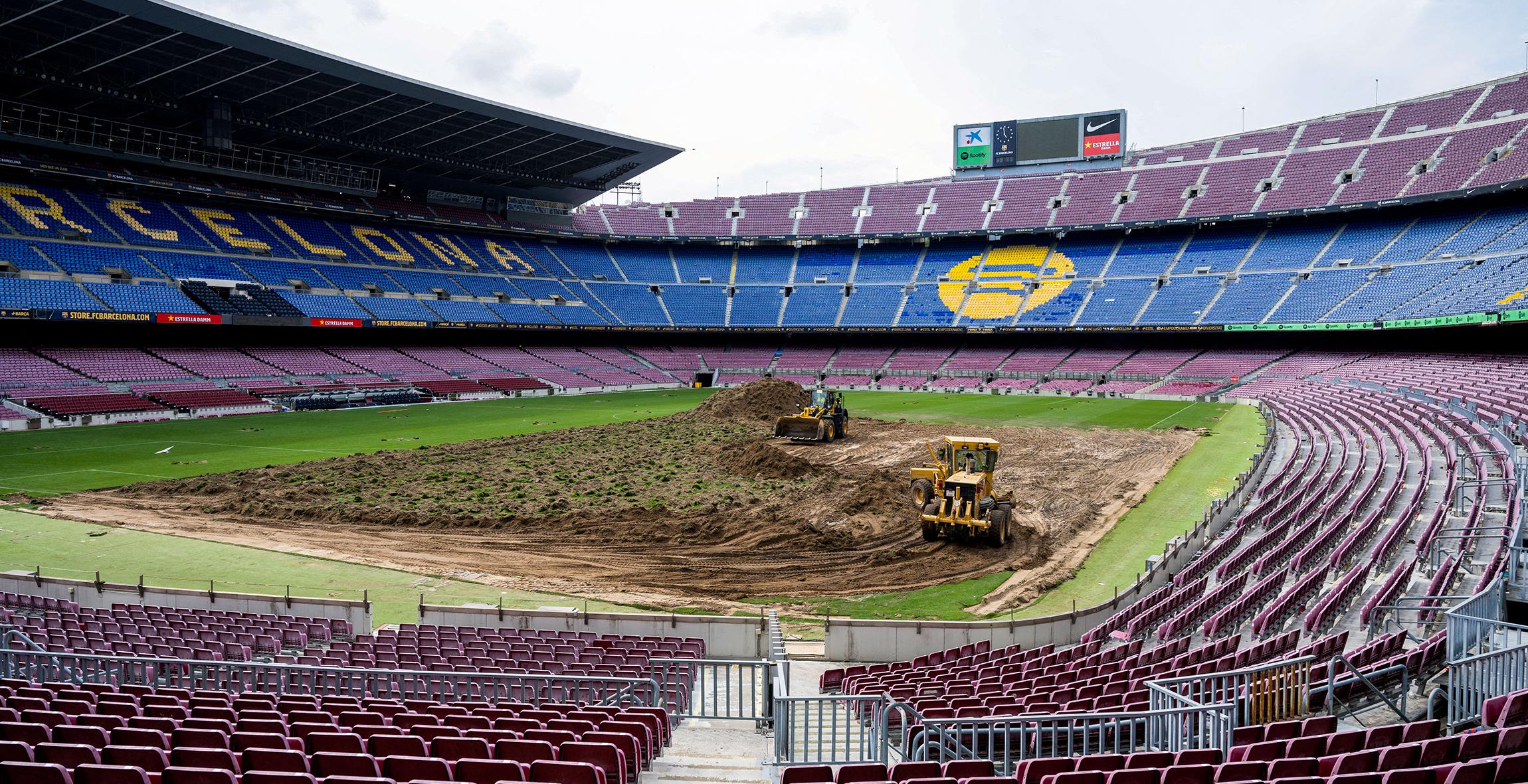 В Барселоне начали демонтаж легендарного стадиона «Камп Ноу». Фотогалерея :: Футбол :: РБК Спорт