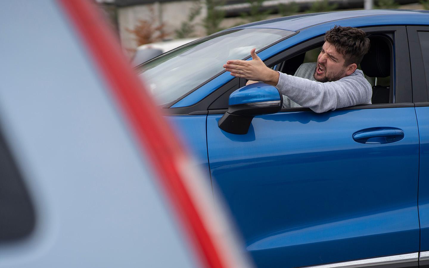 В Думе призвали сажать в тюрьму за хулиганство на дорогах. Что это значит