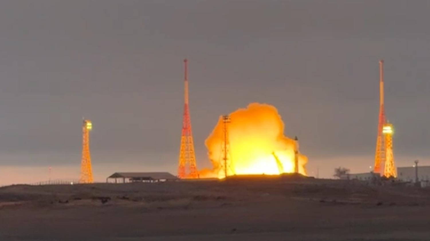 Запуск ракеты-носителя «Союз 2.1а» с Байконура. Видео