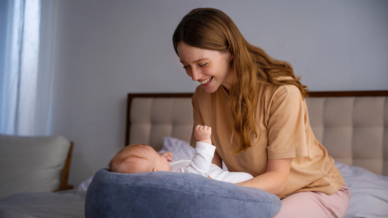 Маняня сможет взять на себя ряд обязанностей, чтобы новоиспеченная мать выспалась днем, если ребенок не давал ей спать всю ночь