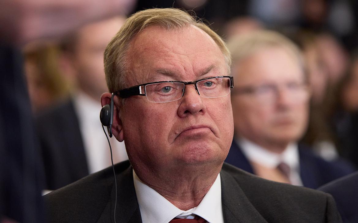 Костин поддержал призыв признать проблему «ненастоящего» курса рубля