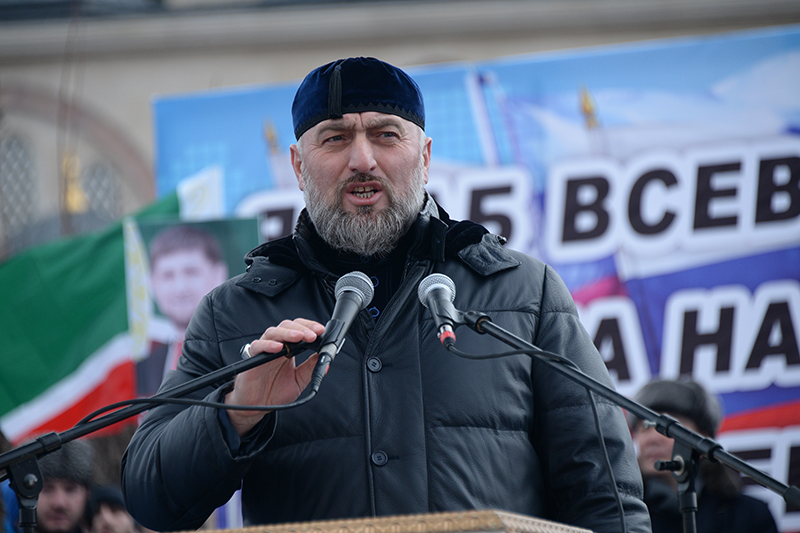 Депутат Госдумы РФ Адам Делимханов выступает на&nbsp;митинге &laquo;В единстве наша сила&raquo; в&nbsp;поддержку главы Чечни Рамзана Кадырова в&nbsp;Грозном