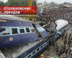 В Индии товарняк врезался в пассажирский поезд: десятки жертв