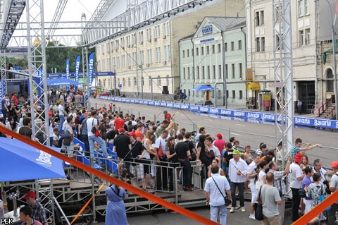 В Москве показали свой класс звезды "Формулы 1"