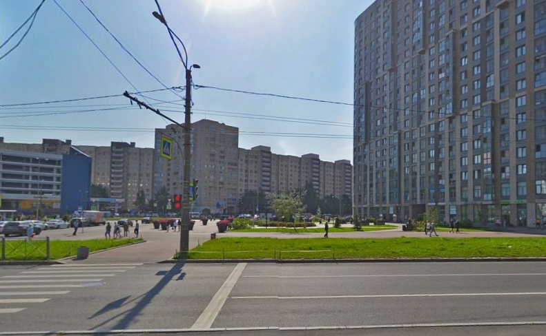 Площадь Хошимина в Санкт-Петербурге