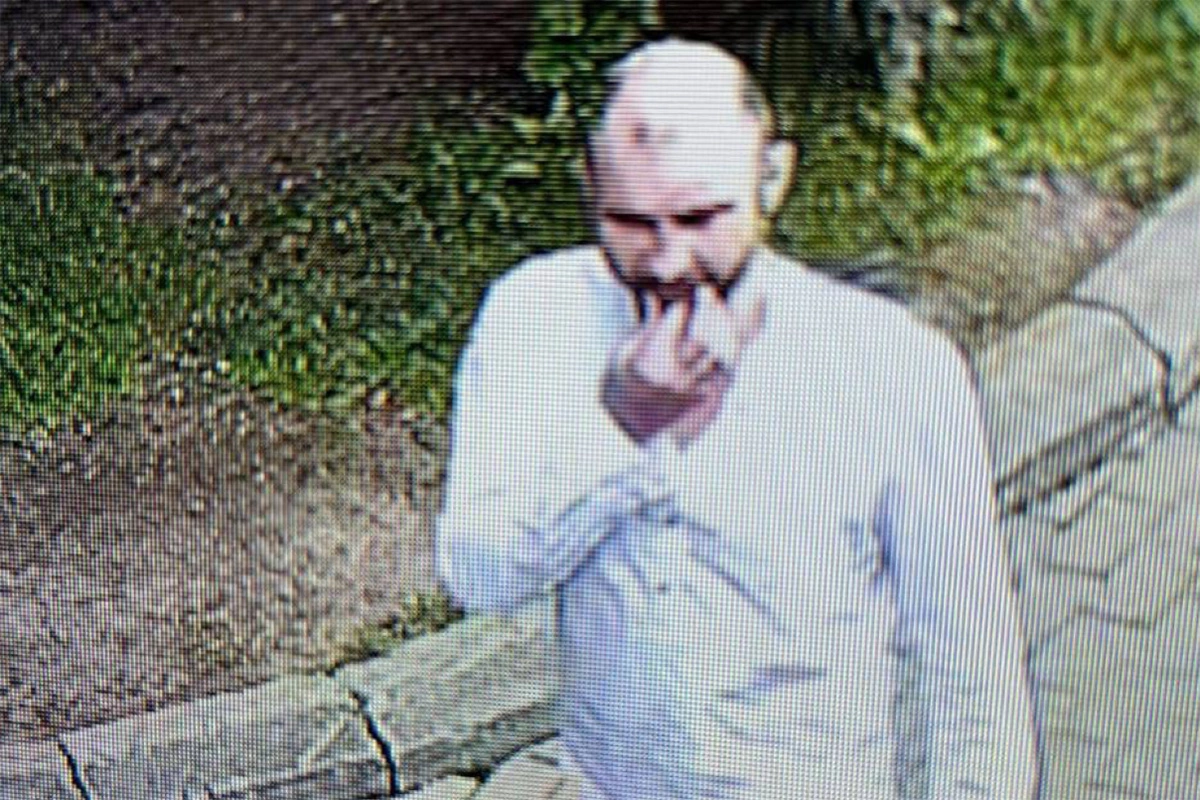 Мужчина, который забросил неизвестные таблетки в вольер животных в Московском зоопарке