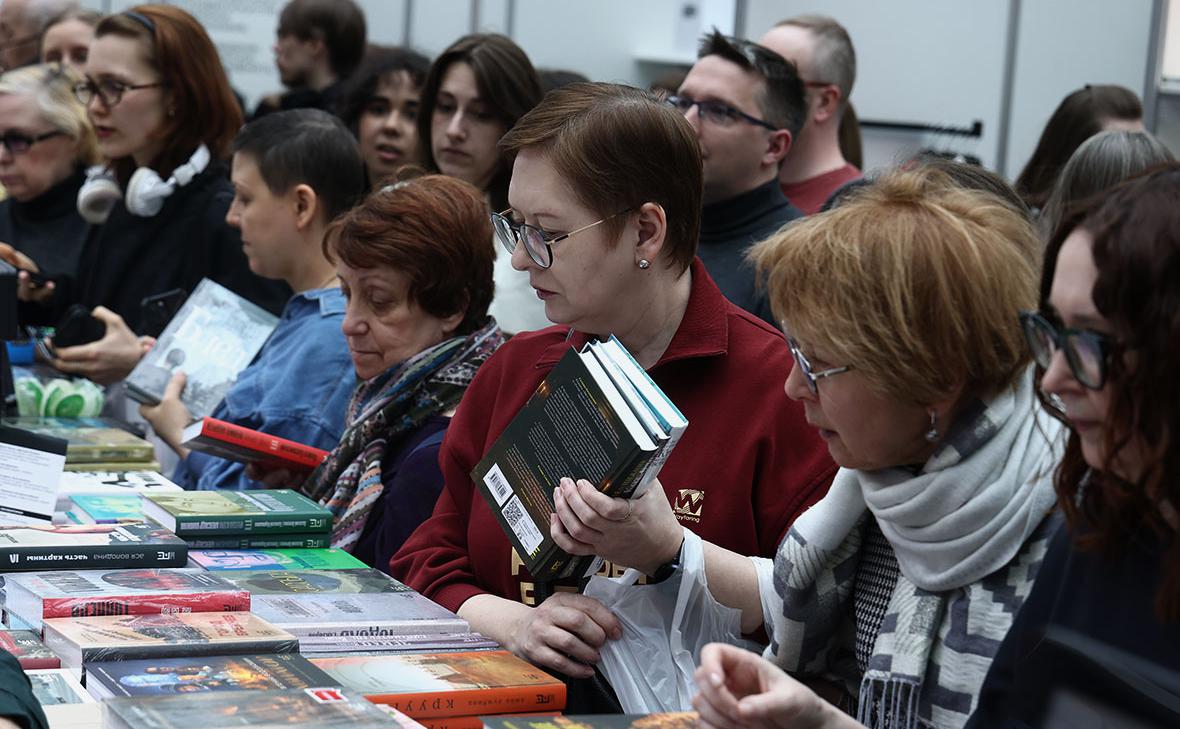 Книжные магазины назвали самые продаваемые детективы в России
