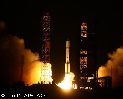 С Байконура стартовала ракета "Протон" с военным спутником