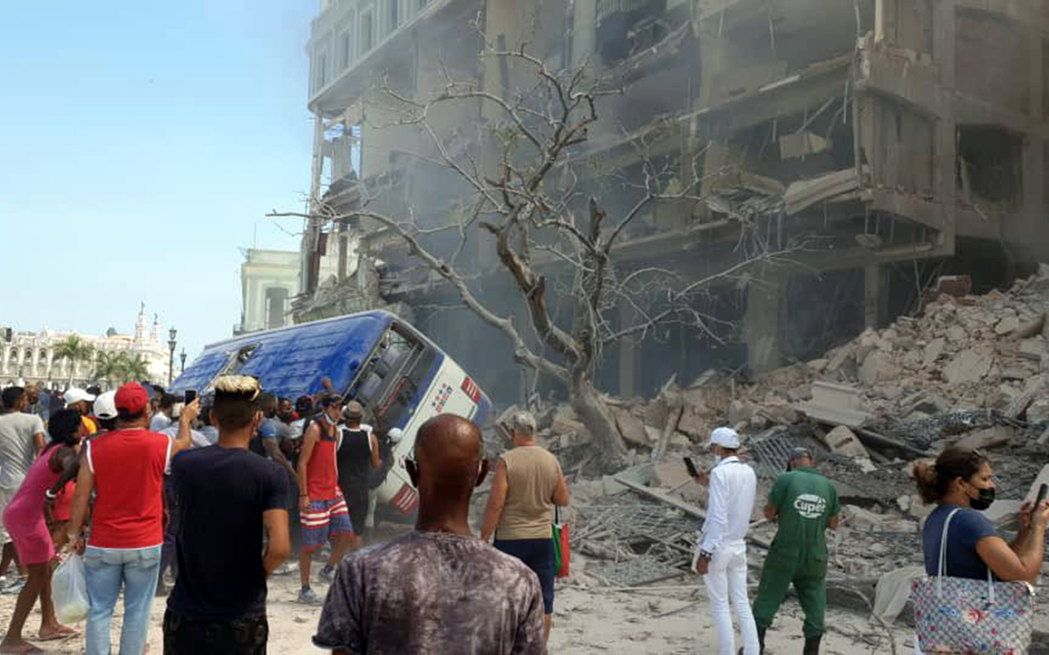 Здание отеля в столице Кубы частично обрушилось в результате взрыва
