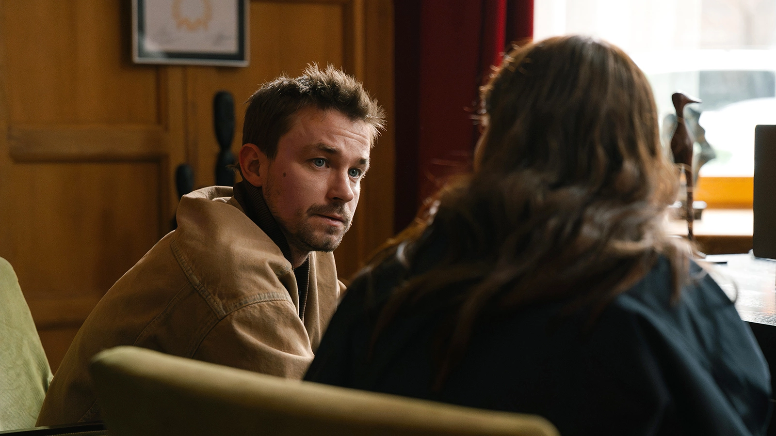 Александр Петров и Юлия Хлынина на съемах комедии «Комментируй это»