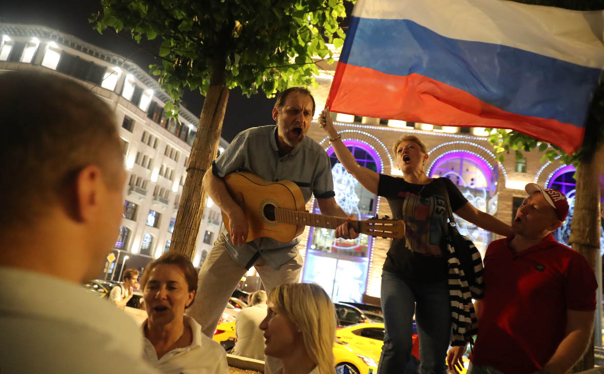Как россияне празднуют победу сборной в матче с Египтом. Фоторепортаж