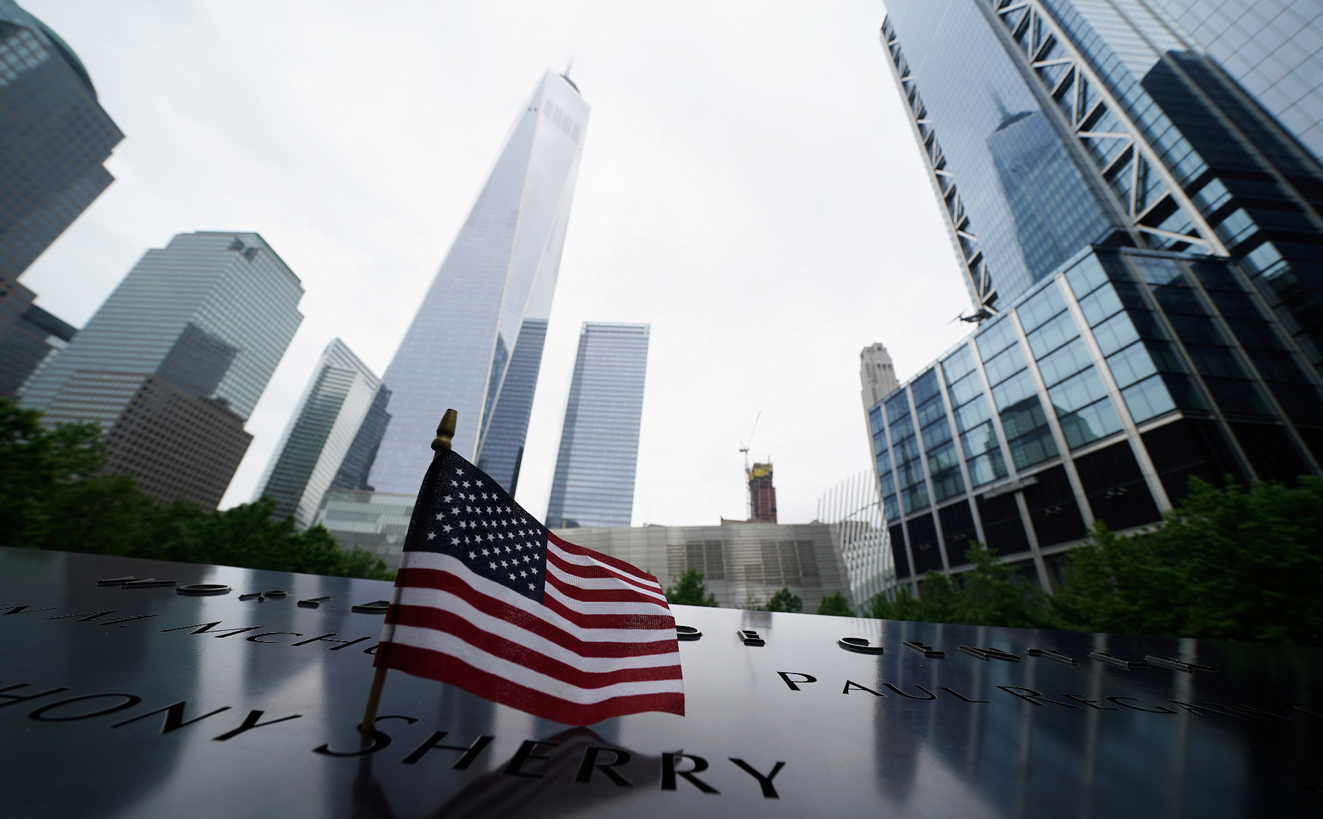 Мемориал жертвам терактов 9/11 в Нью-Йорке
