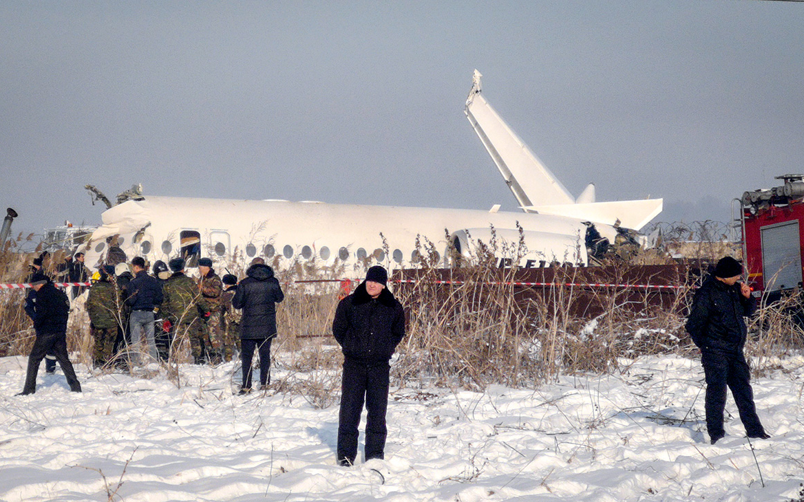 СМИ опубликовали запись переговоров пилота разбившегося в Алма-Ате Fokker