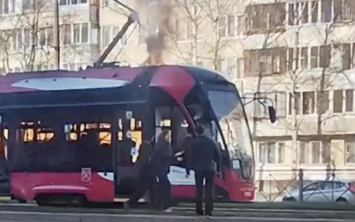 В Петербурге загорелся трамвай