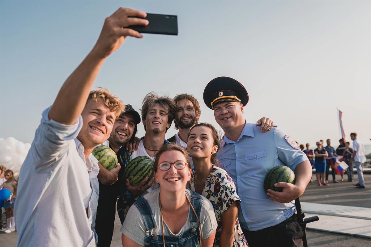 Кадр из фильма «Крымский мост. Сделано с любовью!» (2018)