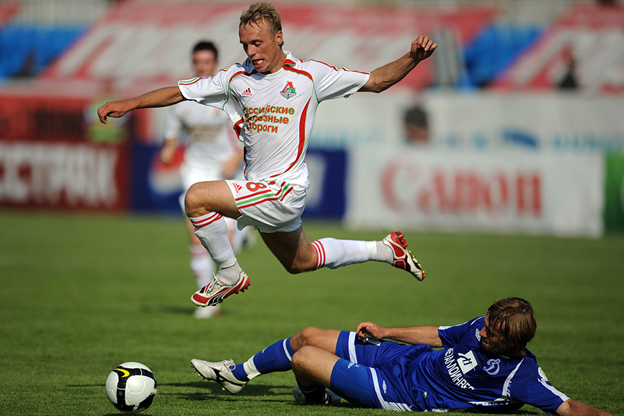Денис Глушаков (слева) в составе команды ФК «Локомотив», 2008 год