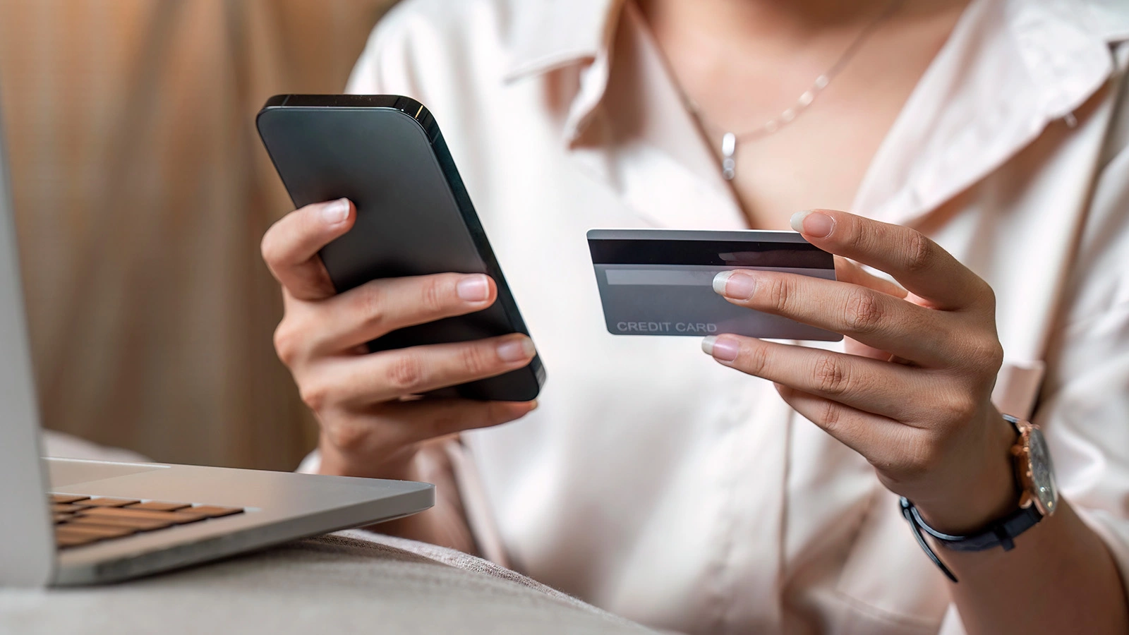 Что нельзя делать при получении перевода от незнакомца. Эксперт объяснил