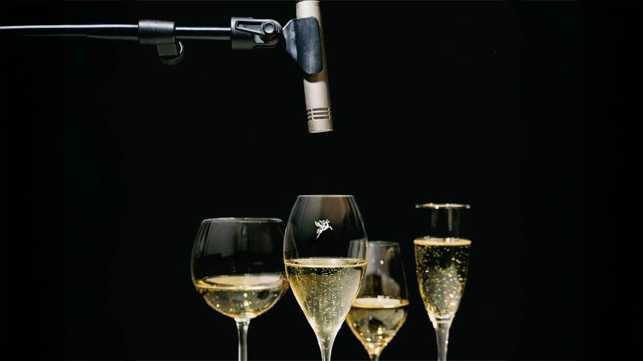 Шампанский дом объединил дегустацию с сенсорным экспериментом