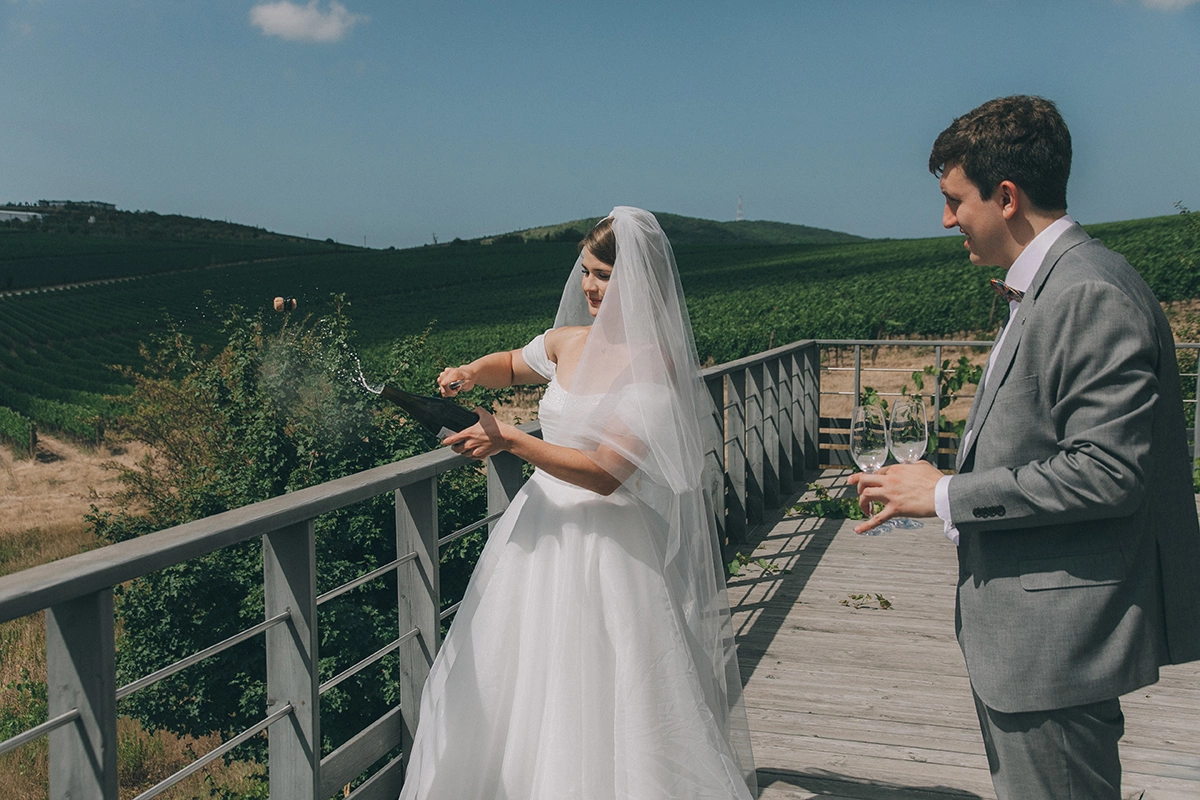 От бокала игристого до общего дела: история любви виноделов Логуновых