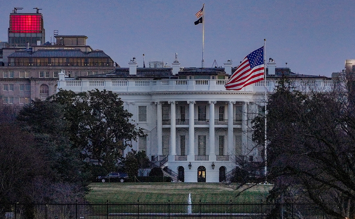 Ken Cedeno / Reuters