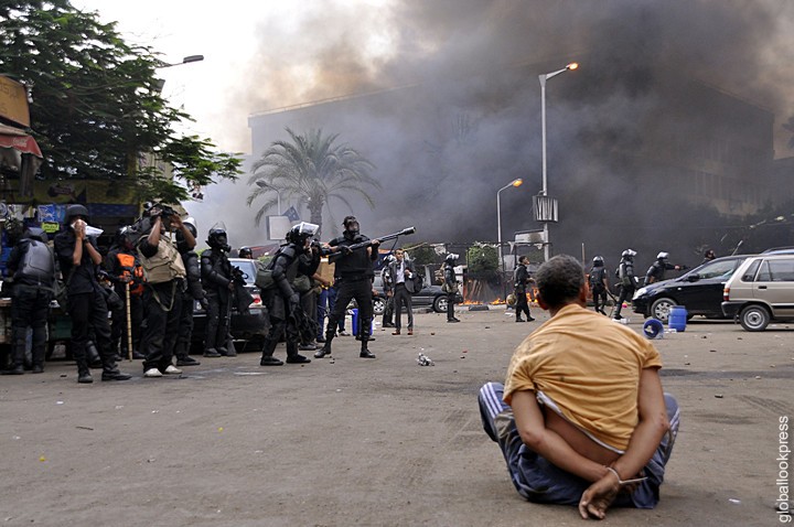 Египетская армия зачищает центр Каира