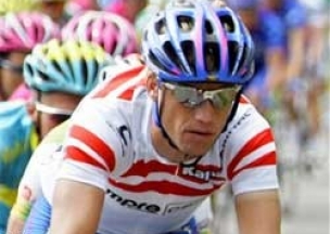 Российского велогонщика сняли с "Тур де Франс" из-за допинга