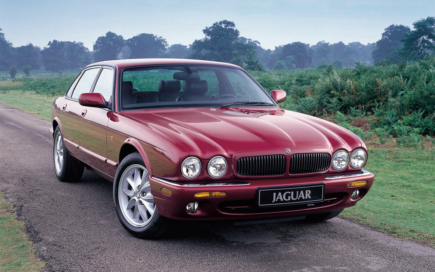Последняя британская классика. Тест-драйв легендарного Jaguar XJ