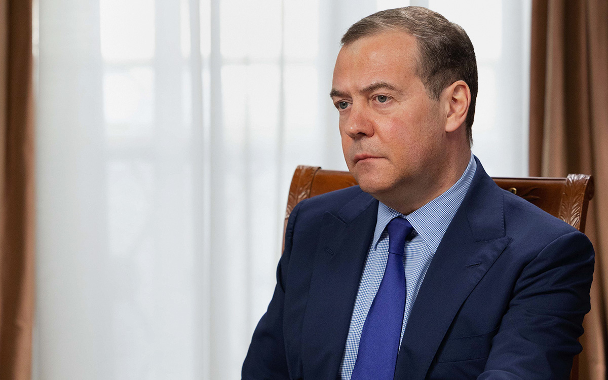 Медведев пригрозил западным компаниям отношениями «без сюсюканья»