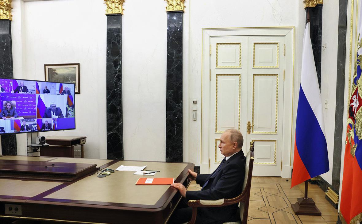 Путин обсудил с Совбезом антитеррористическую безопасность объектов МВД