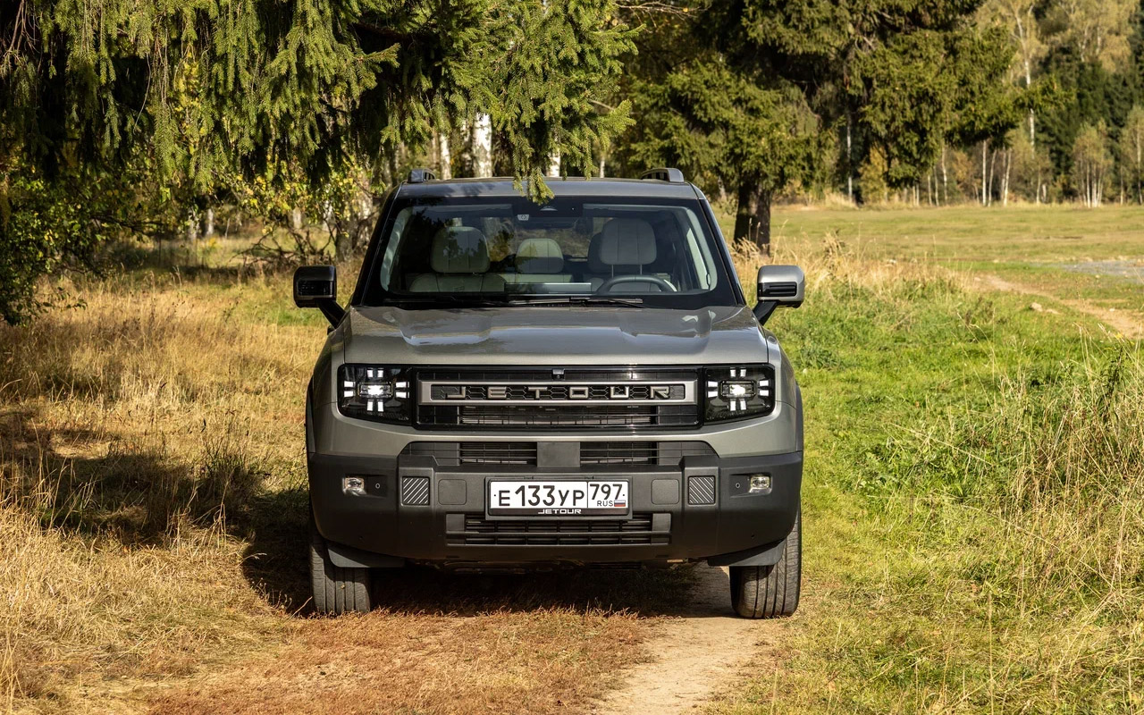 Далеко не каждый автолюбитель с ходу отличит перед Jetour T1 от модели T2