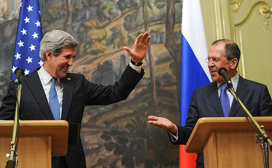 Госсекретарь США Джон Керри и министр иностранных дел России Сергей Лавров (слева направо) во время пресс-конференции. Архивное фото