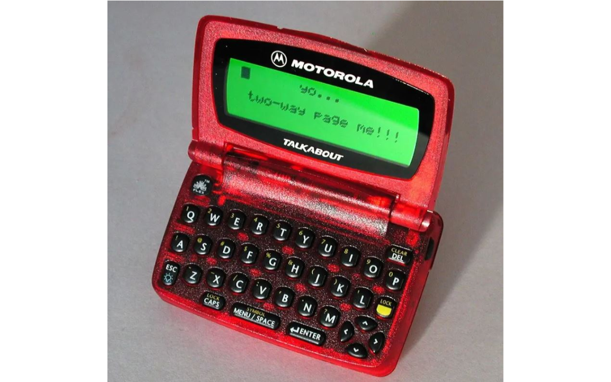 Буквенно-цифровой пейджер с двусторонней связью