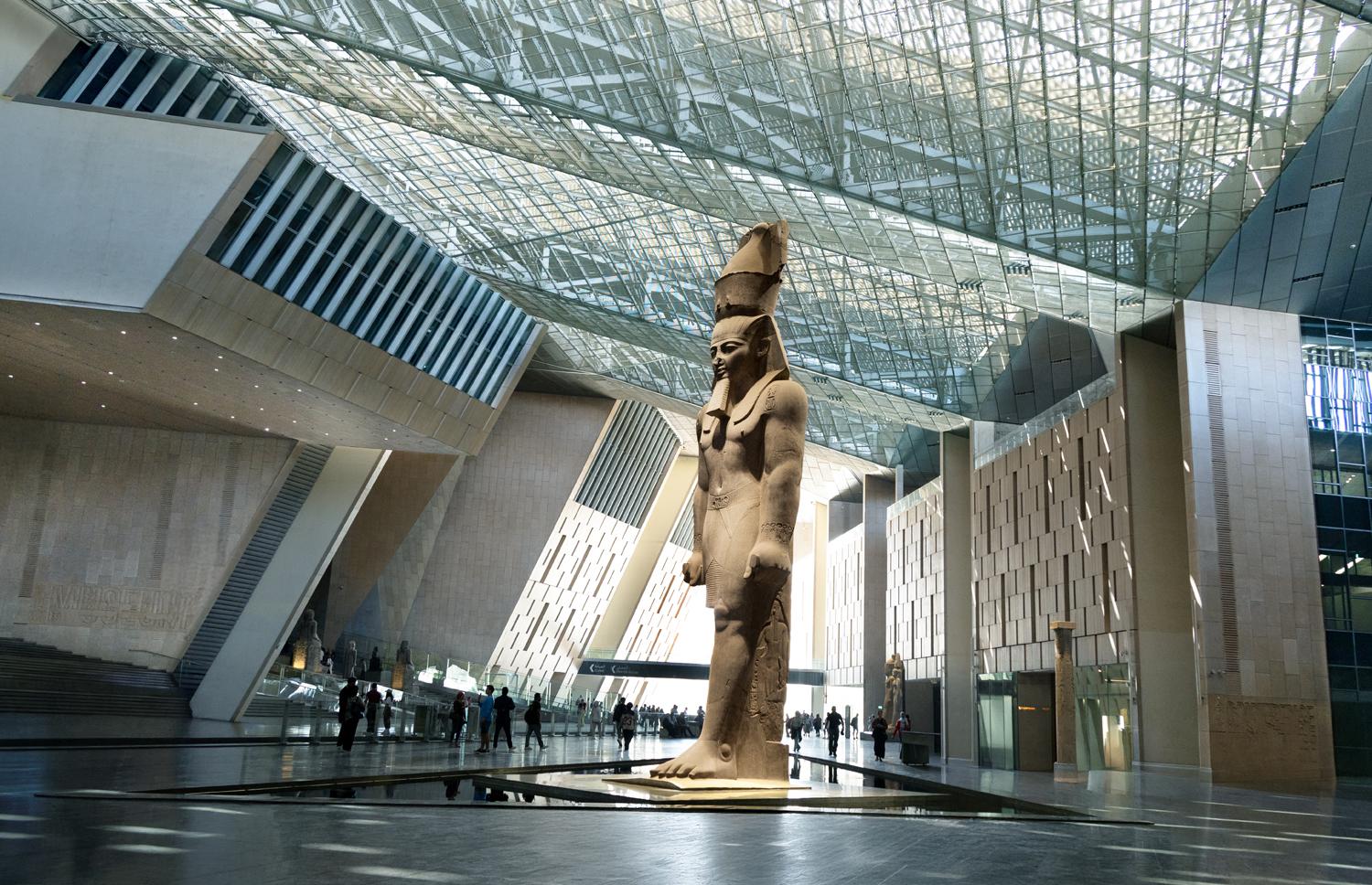 Статуя Рамзеса II в Большом Египетском музее