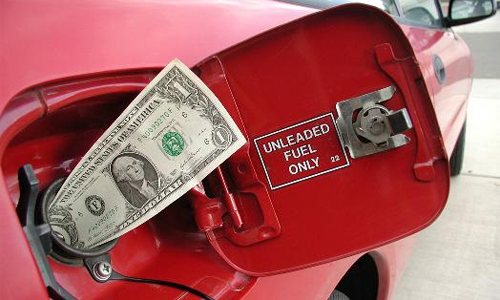 Стоимость бензина в США опустилась до 27  руб./литр в валютном переводе