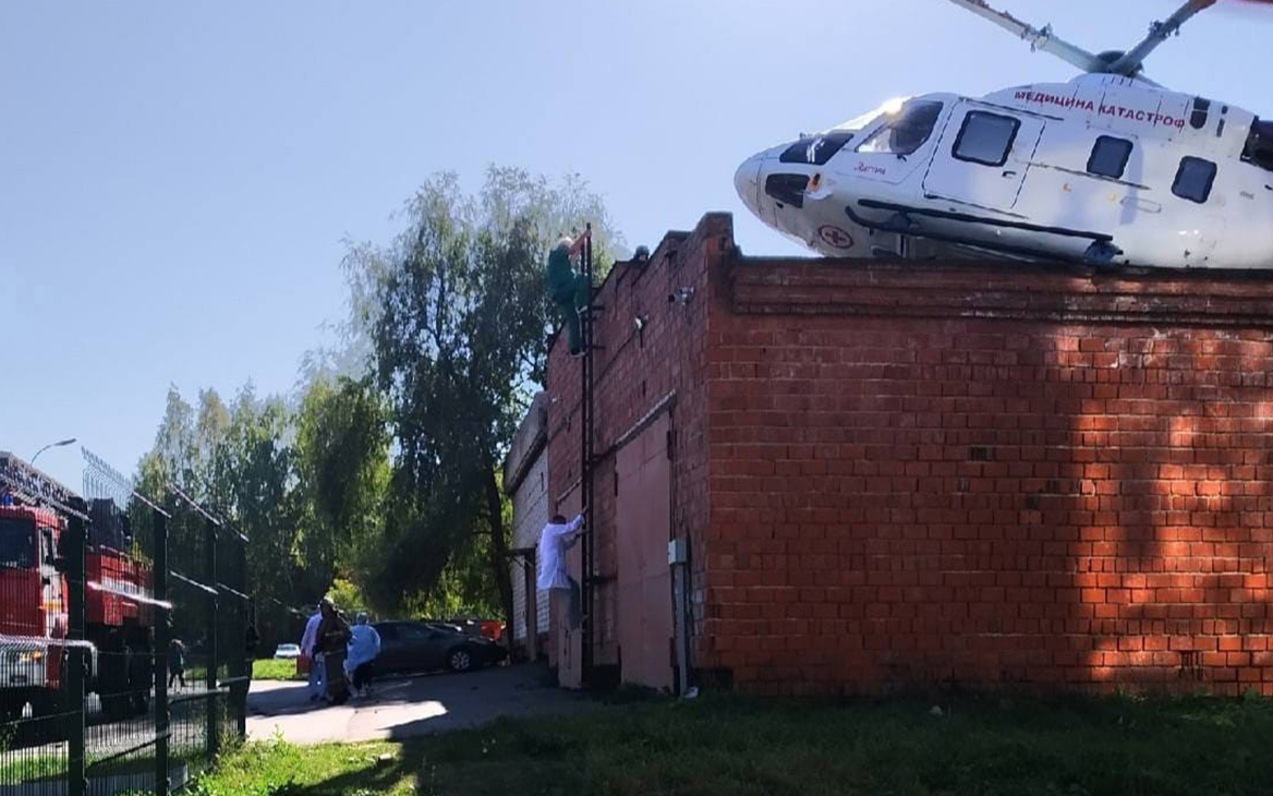 В Ижевске санитарный вертолет врезался в здание больницы
