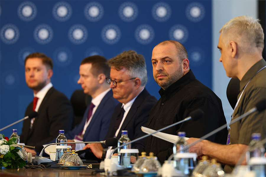 Украинская делегация во главе с министром обороны Украины Рустемом Умеровым